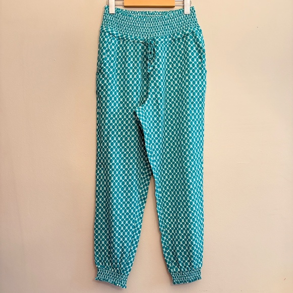 3/$10⚡️CREAM Lightweight Viscose Cropped Ankle Pant w Teal & Cream Pattern - Picture 2 of 16